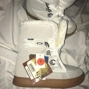 Khombu White Bunnies Winter Boots